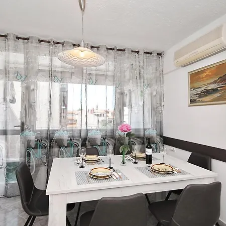 Appartement By The Sea - 24422